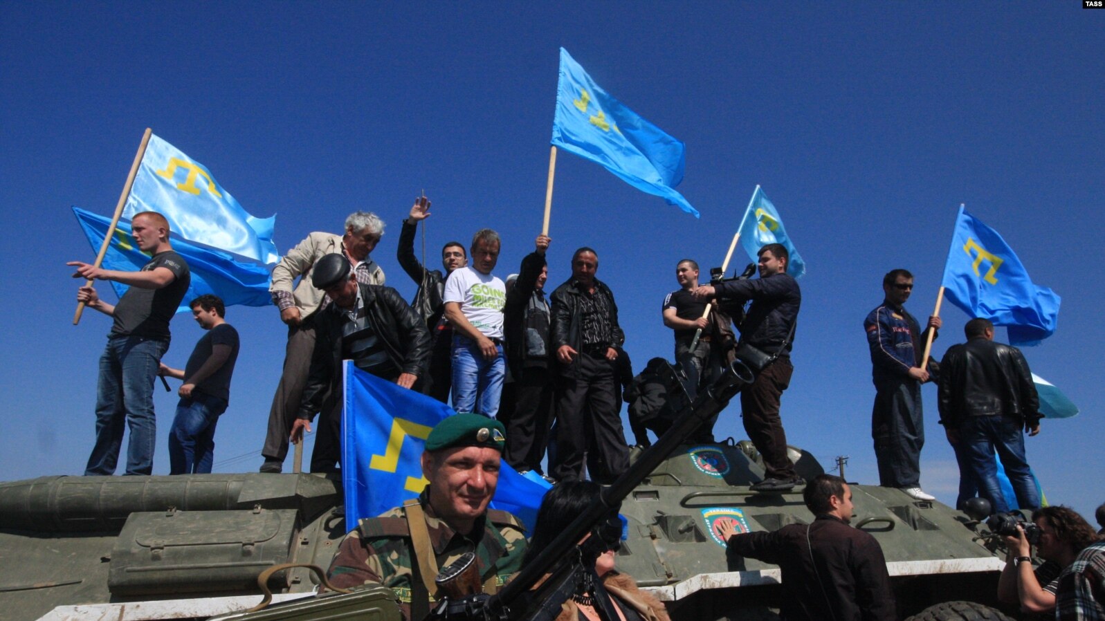 Кримські татари та українські прикордонники, Турецький вал, 3 травня 2014 року.