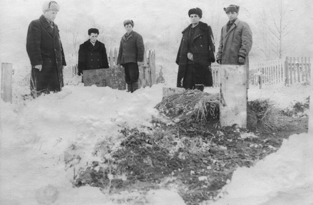 Wikimedia | Похорони. Кримські татари, 1944 рік.